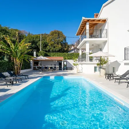 Palma-1 By Interhome Lovran